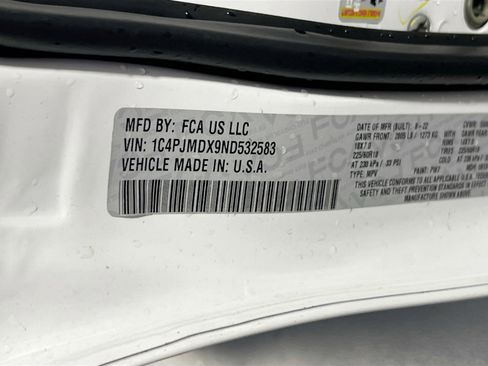 Used 2022 Jeep Cherokee Limited w/ Mopar Interior Package image 30