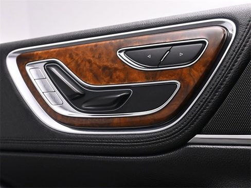 Used 2017 Lincoln Continental AWD w/ Equipment Group 500A image 36