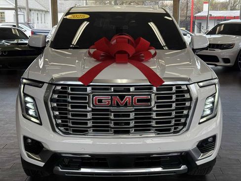 Used 2025 GMC Yukon XL Denali AWD/4WD image 4
