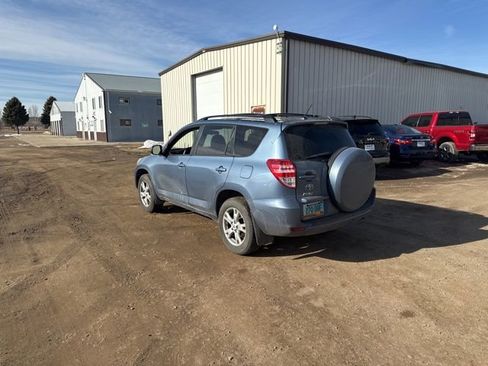 Used 2011 Toyota RAV4 4WD w/ Upgrade Value Pkg image 5