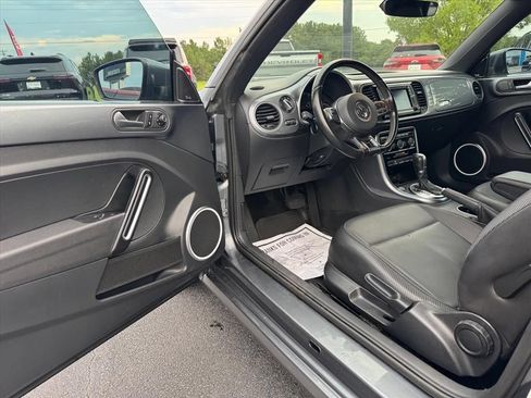 Used 2019 Volkswagen Beetle 2.0T SE FWD image 11
