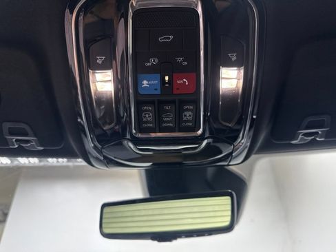 Used 2023 Jeep Grand Cherokee Overland w/ Adv Protech Group III AWD/4WD image 26