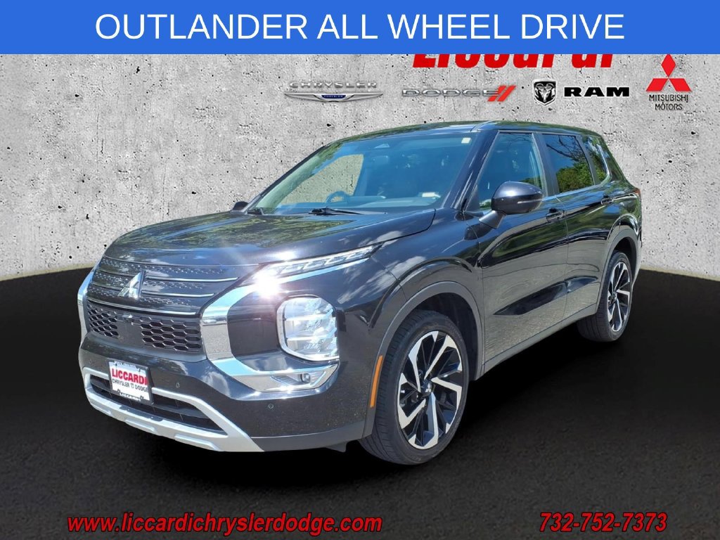 Used 2024 Mitsubishi Outlander SE AWD/4WD image 3