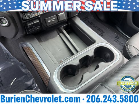Used 2020 Chevrolet Silverado 1500 High Country w/ Technology Package AWD/4WD image 17