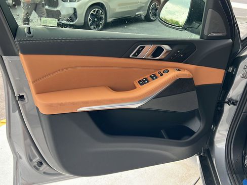 New 2026 BMW X5 sDrive40i image 17