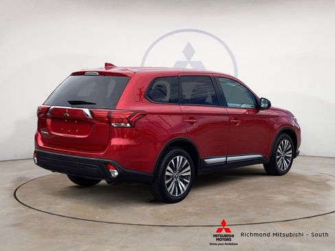 Used 2020 Mitsubishi Outlander ES image 3