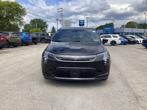 New 2027 Chrysler Pacifica Select FWD image 2