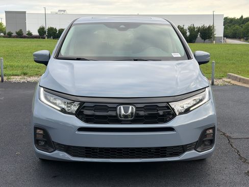 Certified 2025 Honda Odyssey Touring image 3