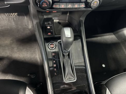 Used 2023 Nissan Kicks SR w/ SR Premium Package FWD image 24