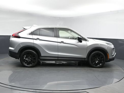 Used 2023 Mitsubishi Eclipse Cross LE AWD/4WD image 3