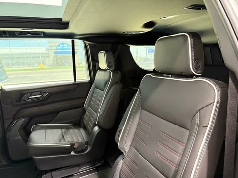 Used 2025 GMC Yukon XL AT4 Ultimate image 19