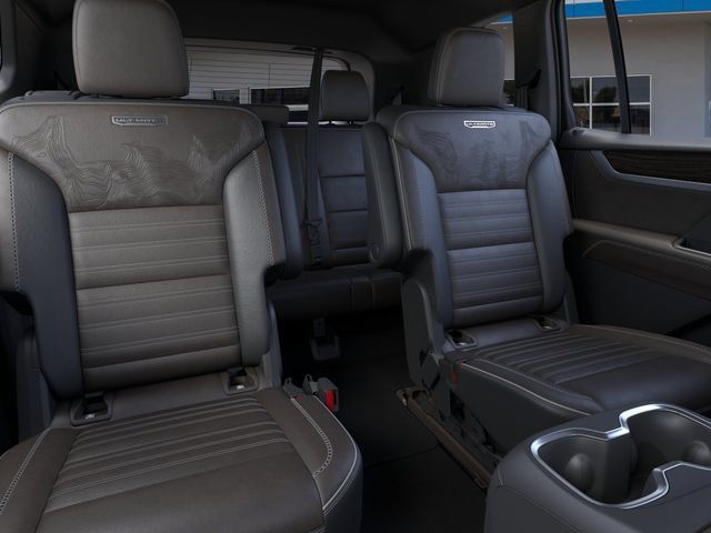 New 2026 GMC Acadia Denali Ultimate w/ LPO, Floor Liner Package AWD/4WD image 17