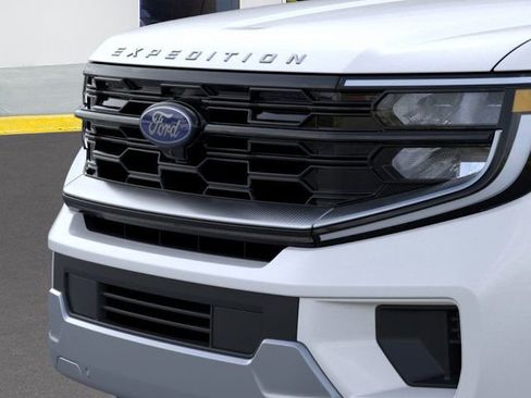 New 2025 Ford Expedition Platinum image 17