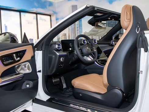 Used 2026 Mercedes-Benz CLE 300 4MATIC Cabriolet image 15