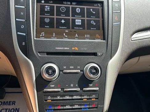 Used 2017 Lincoln MKC Reserve w/ Lincoln MKC Climate Package FWD image 14