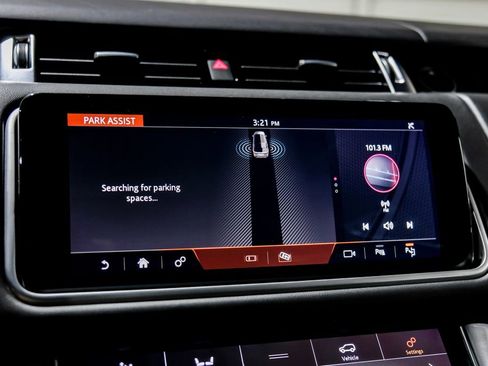 Used 2018 Land Rover Range Rover Sport SVR image 41