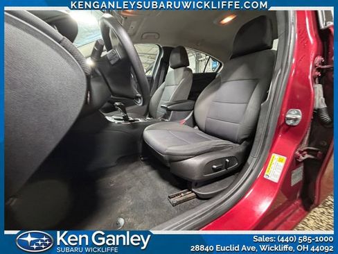 Used 2017 Chevrolet Cruze LT w/ Convenience Package image 9