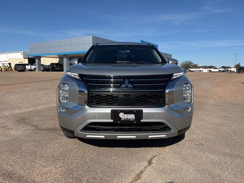 Used 2023 Mitsubishi Outlander SE image 8