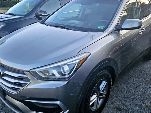 Used 2017 Hyundai Santa Fe Sport FWD image 1