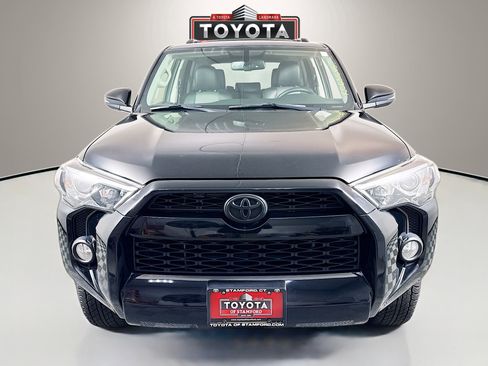Certified 2019 Toyota 4Runner SR5 Premium image 2
