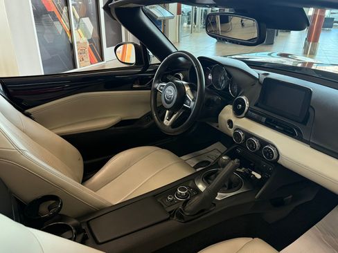 Used 2021 MAZDA MX-5 Miata RF Grand Touring image 21