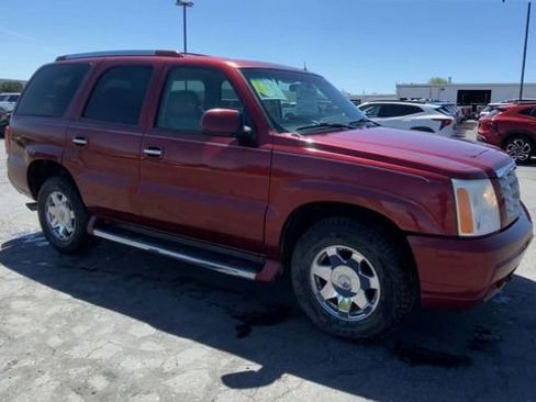 Used 2002 Cadillac Escalade AWD image 2