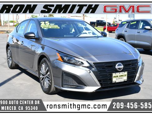 Used 2025 Nissan Altima 2.5 SV FWD image 1