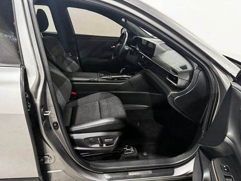 Used 2023 Toyota Crown XLE image 21