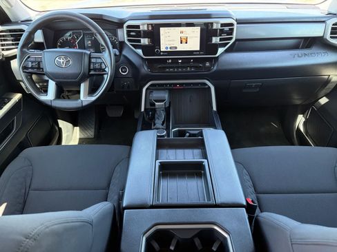 Used 2022 Toyota Tundra SR5 w/ SR5 Convenience Package AWD/4WD image 25