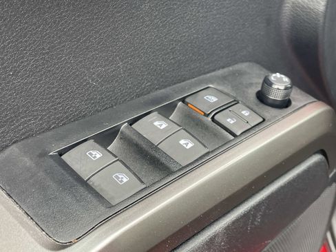 Used 2023 Toyota Tacoma SR5 w/ Technology Package image 12