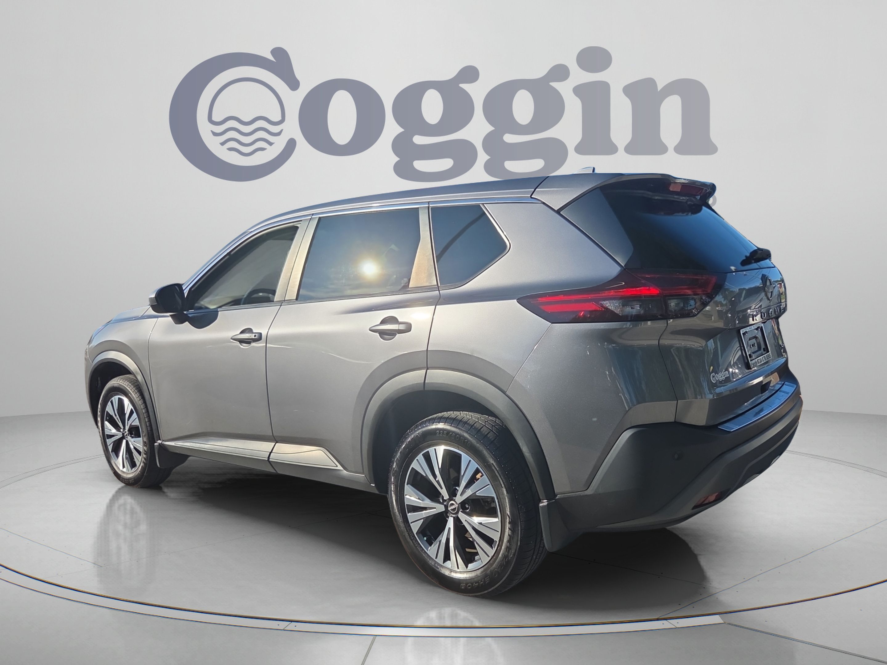 Used 2023 Nissan Rogue SV FWD image 3