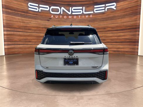 Used 2026 Volkswagen Tiguan SE R-Line AWD/4WD image 5