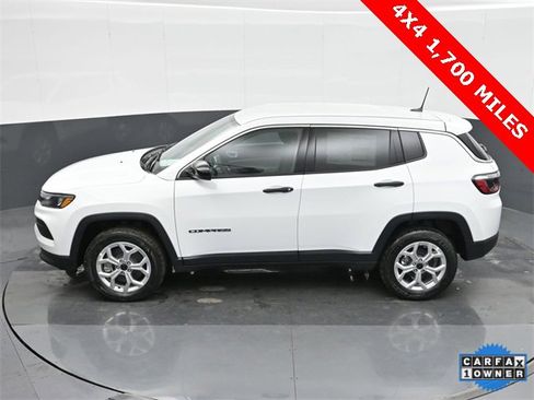 Used 2025 Jeep Compass Sport image 35