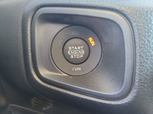 Used 2024 Jeep Gladiator Sport image 25