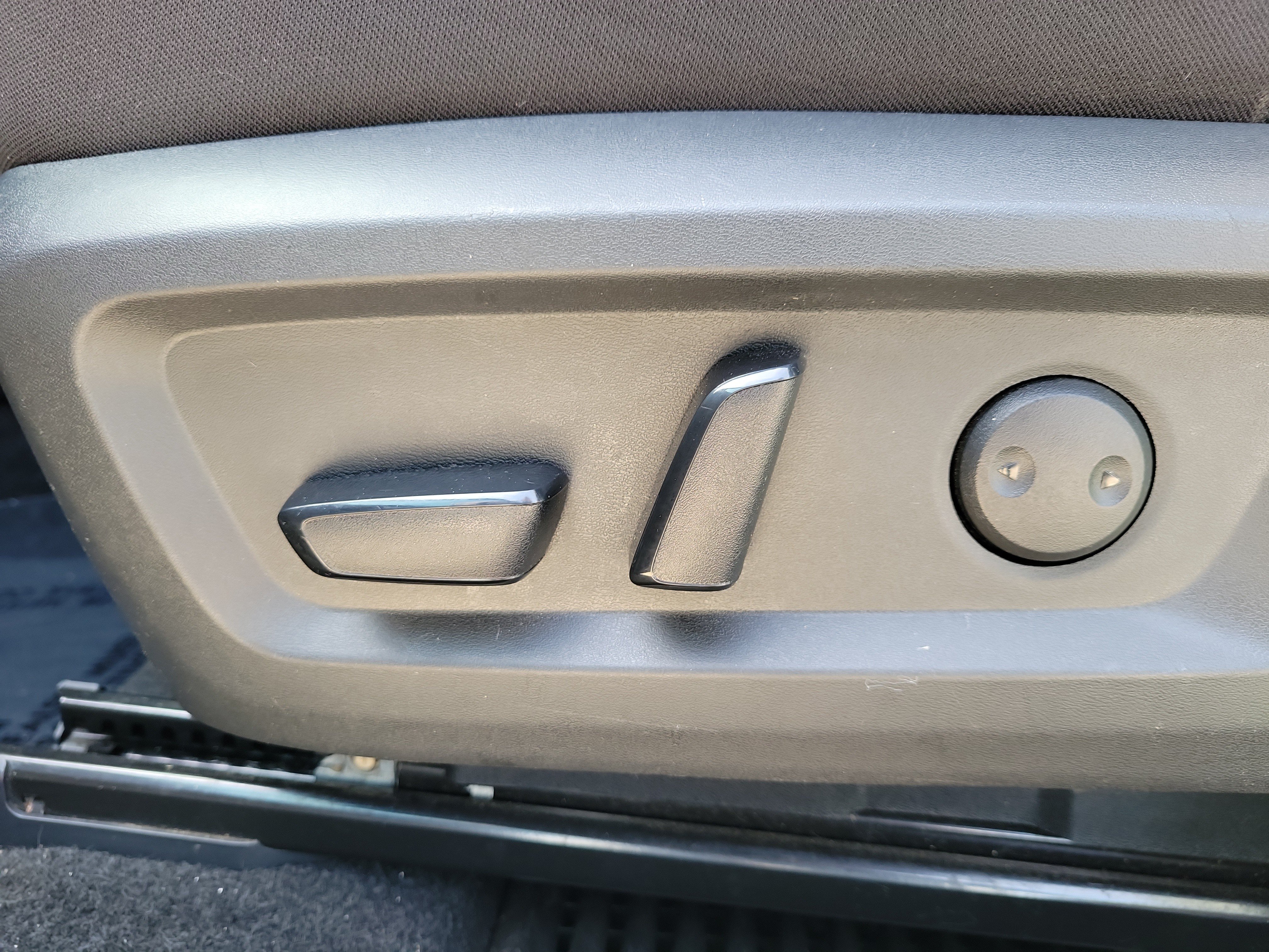 Certified 2022 Nissan Rogue SV FWD image 16
