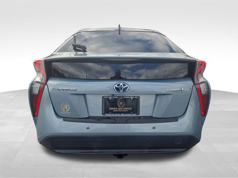 Used 2018 Toyota Prius Three image 4