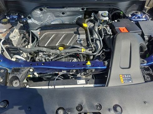 Used 2024 Chevrolet Trax LT w/ Driver Confidence Package FWD image 22