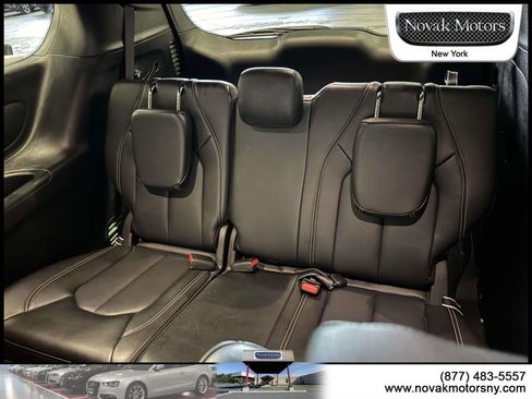 Used 2025 Chrysler Pacifica Select image 13