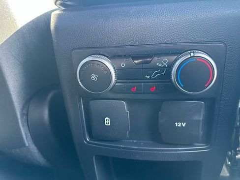 Used 2020 Ford Explorer XLT w/ Equipment Group 202A AWD/4WD image 18