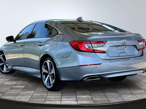 Used 2018 Honda Accord Touring image 4