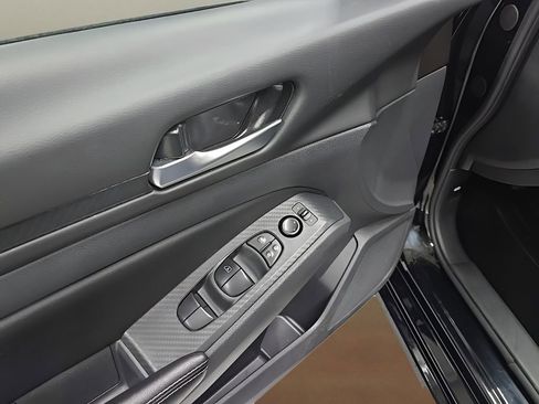 Used 2025 Nissan Altima 2.5 SV image 10