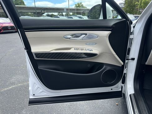 Used 2022 Genesis GV70 3.5T Sport w/ Sport Prestige Package AWD/4WD image 28