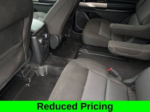 Used 2022 Ford Explorer XLT image 32