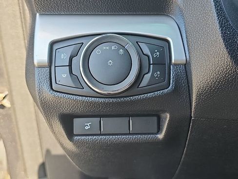 Used 2017 Ford Explorer XLT w/ Equipment Group 202A image 30