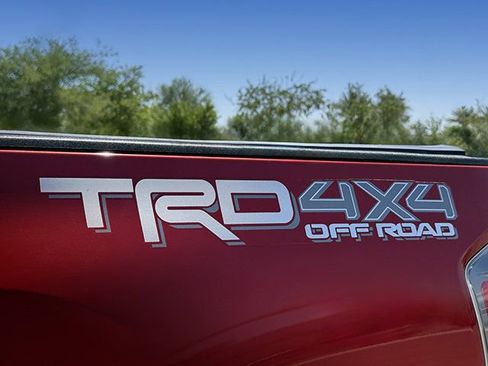 Used 2020 Toyota Tacoma TRD Off-Road AWD/4WD image 29