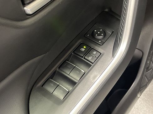 Used 2025 Toyota RAV4 XLE w/ Convenience Package AWD/4WD image 15