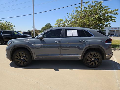 Used 2024 Volkswagen Atlas Cross Sport SEL R-Line AWD/4WD image 4