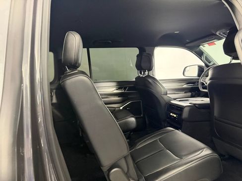 Used 2023 Jeep Wagoneer Series III w/ Preferred Equipment Group AWD/4WD image 30