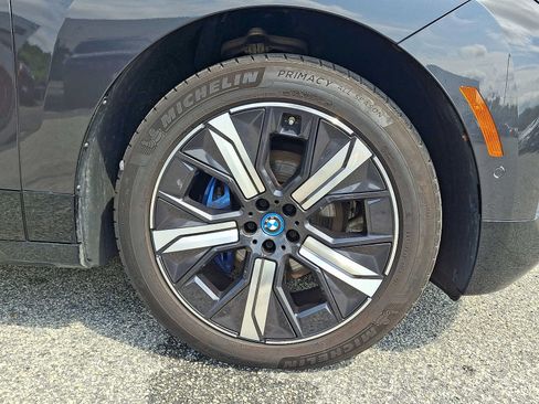 Used 2024 BMW iX xDrive50 w/ Premium Package AWD/4WD image 8