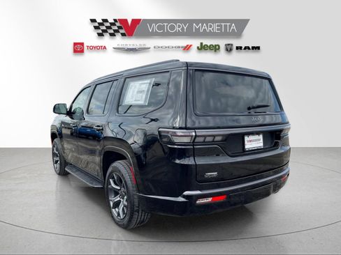 Used 2026 Jeep Grand Wagoneer Limited AWD/4WD image 3